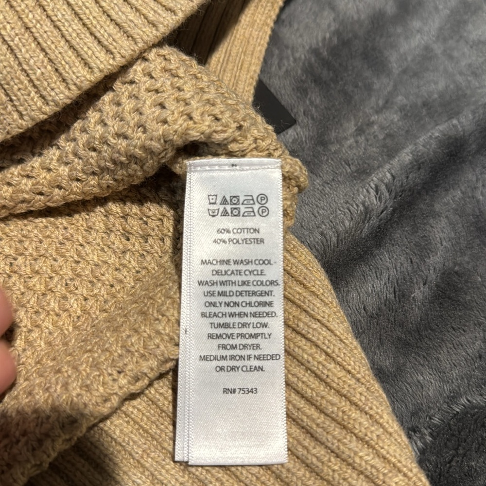Sweater - Picture 4 of 6